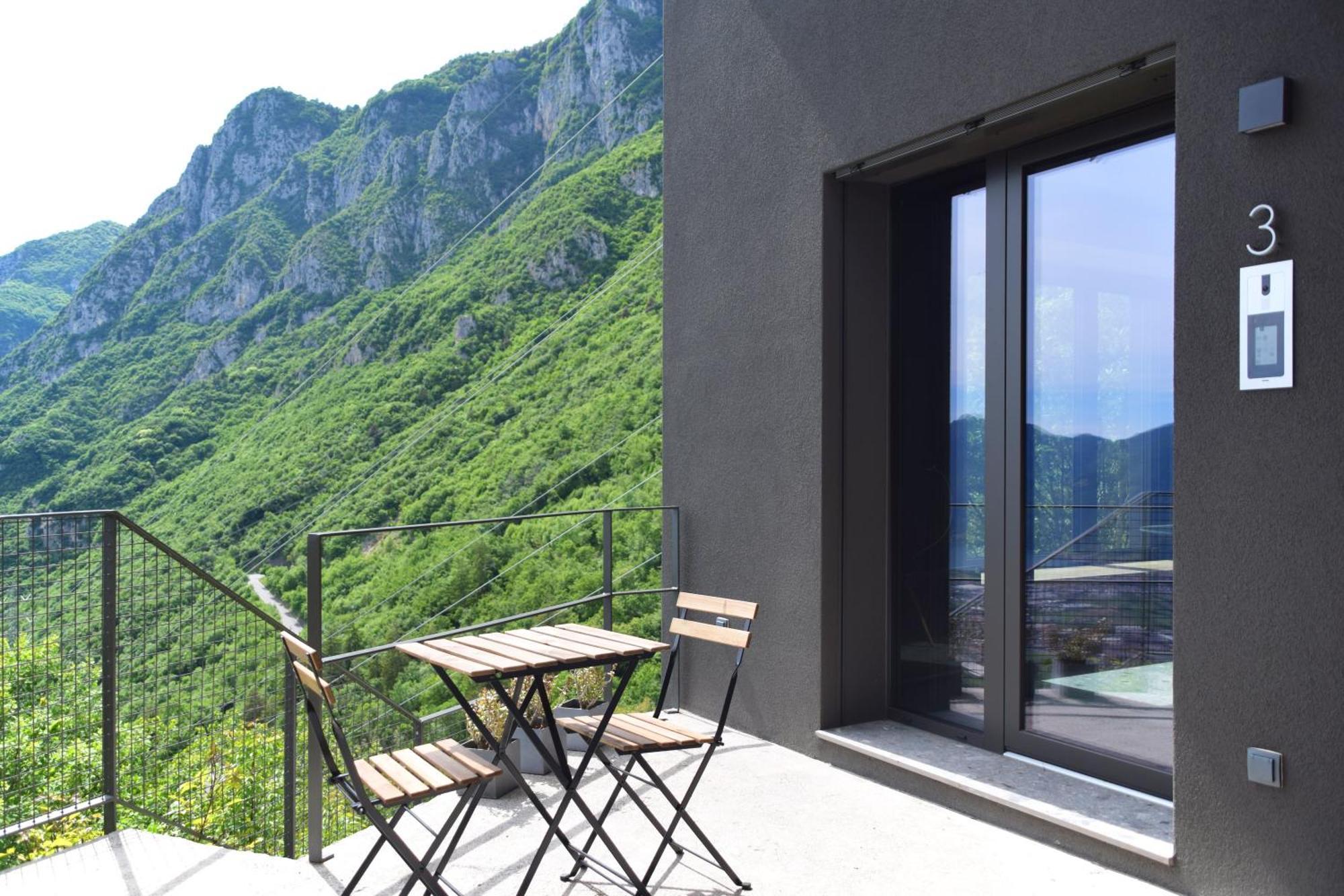 La Casa Di Cesare Hotel Rogno ภายนอก รูปภาพ